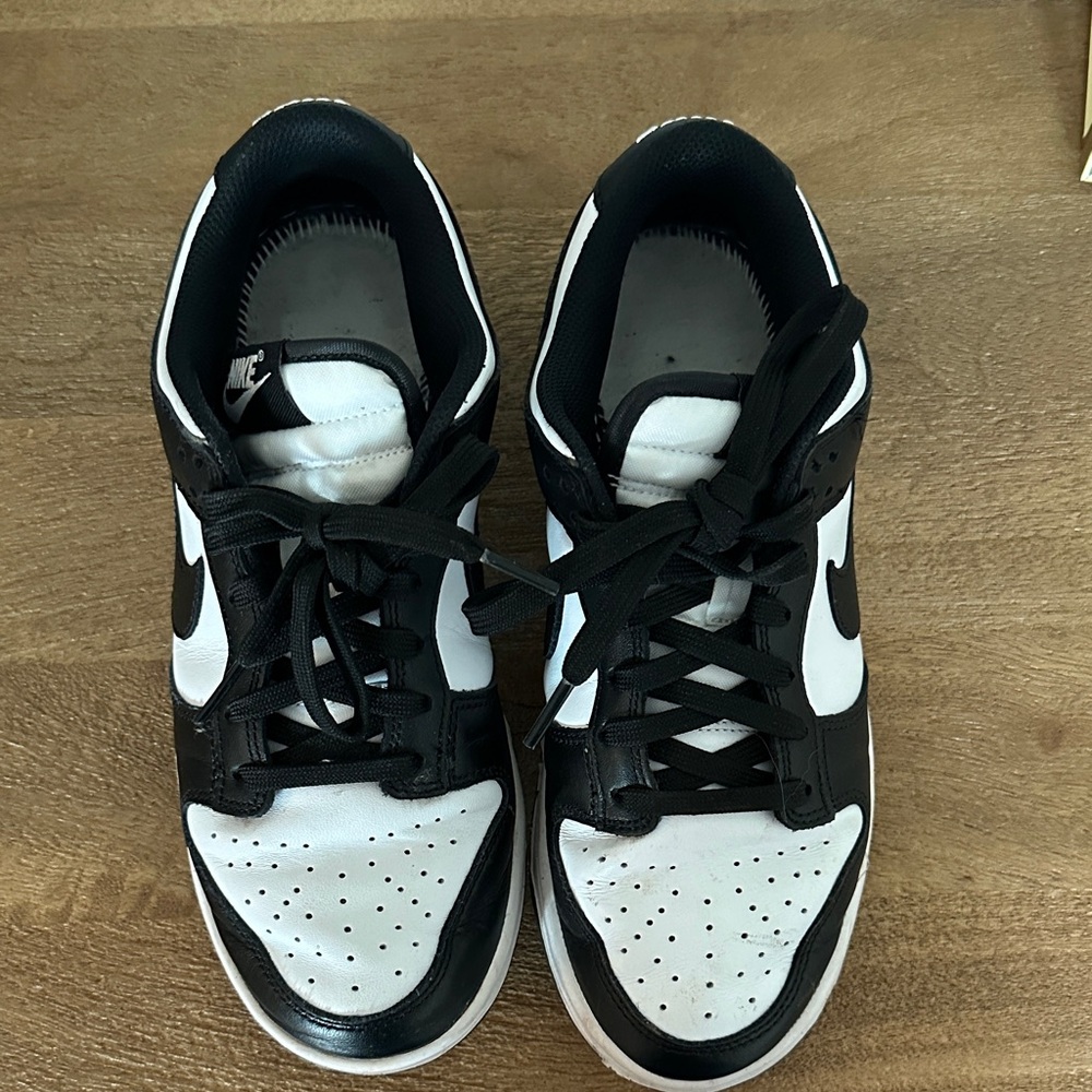 Nike Women's Black and White Sneakers